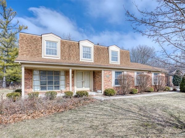 33120 Oak Hollow Street, Farmington Hills, MI 48334