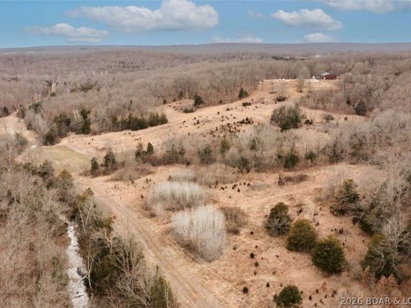 21657 Sawmill Road, Versailles, MO 65084