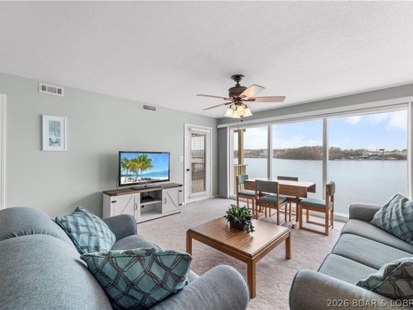 875 Parkside Place, Unit C206, Osage Beach, MO 65065