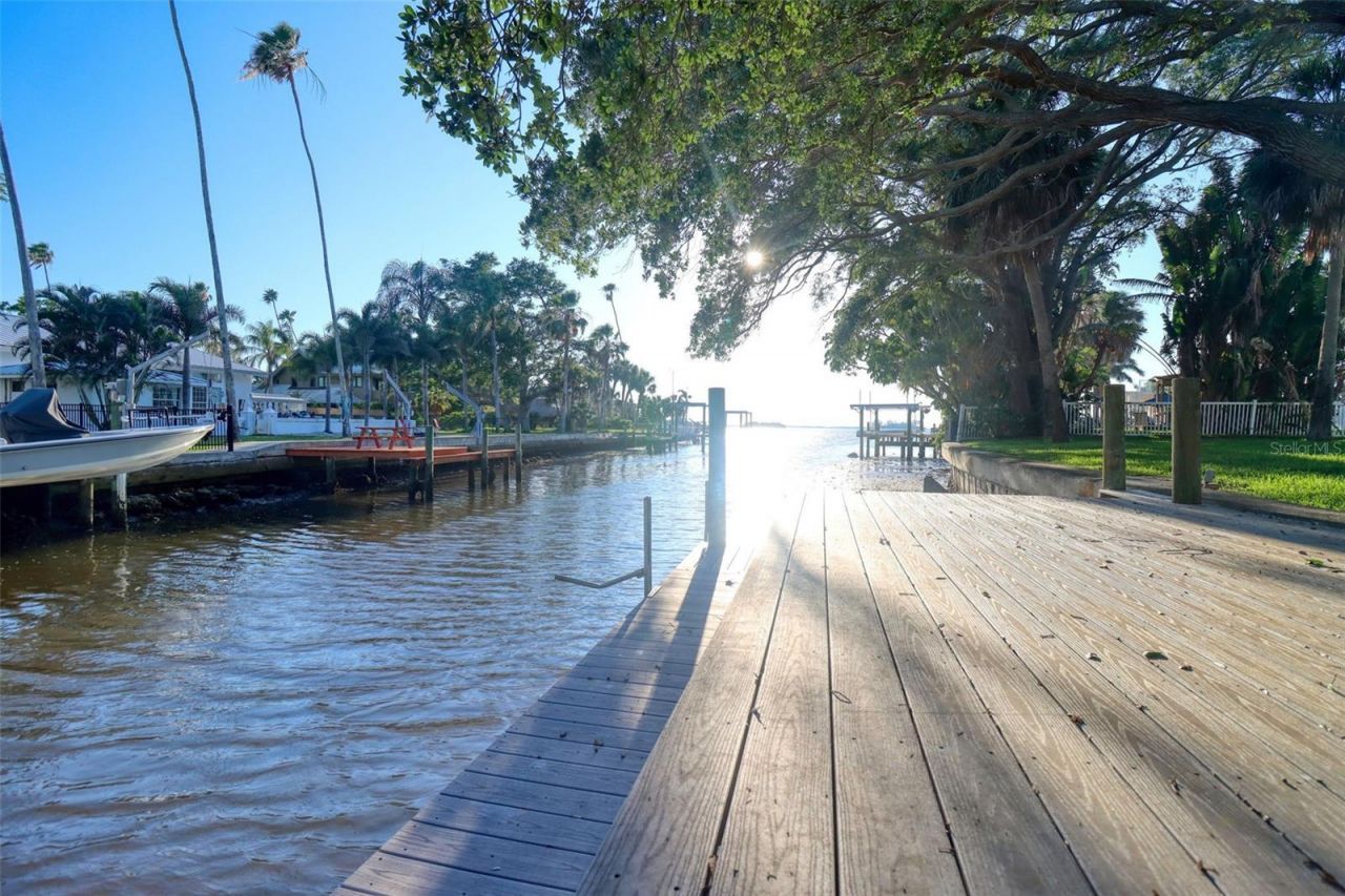 5 Shore Drive, Dunedin, FL 34698 Photo