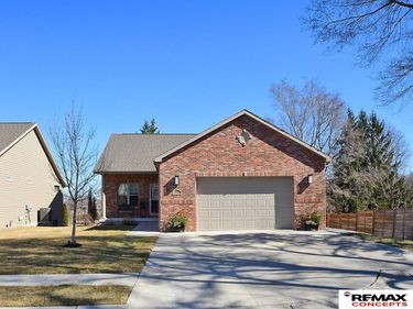 150 S 92nd Street , Lincoln, NE 68520