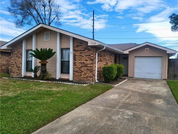 1308 CAMBRDIGE Drive , LaPlace, LA 70068