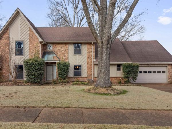 2417 FAIRWAY OAKS DR, Bartlett, TN 38134