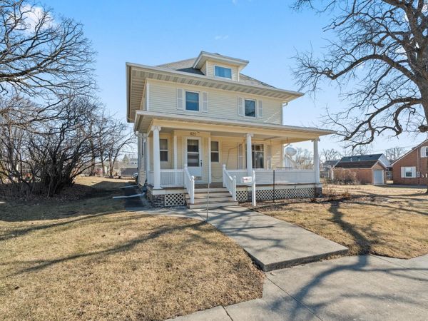 621 6th Street, Nevada, IA 50201