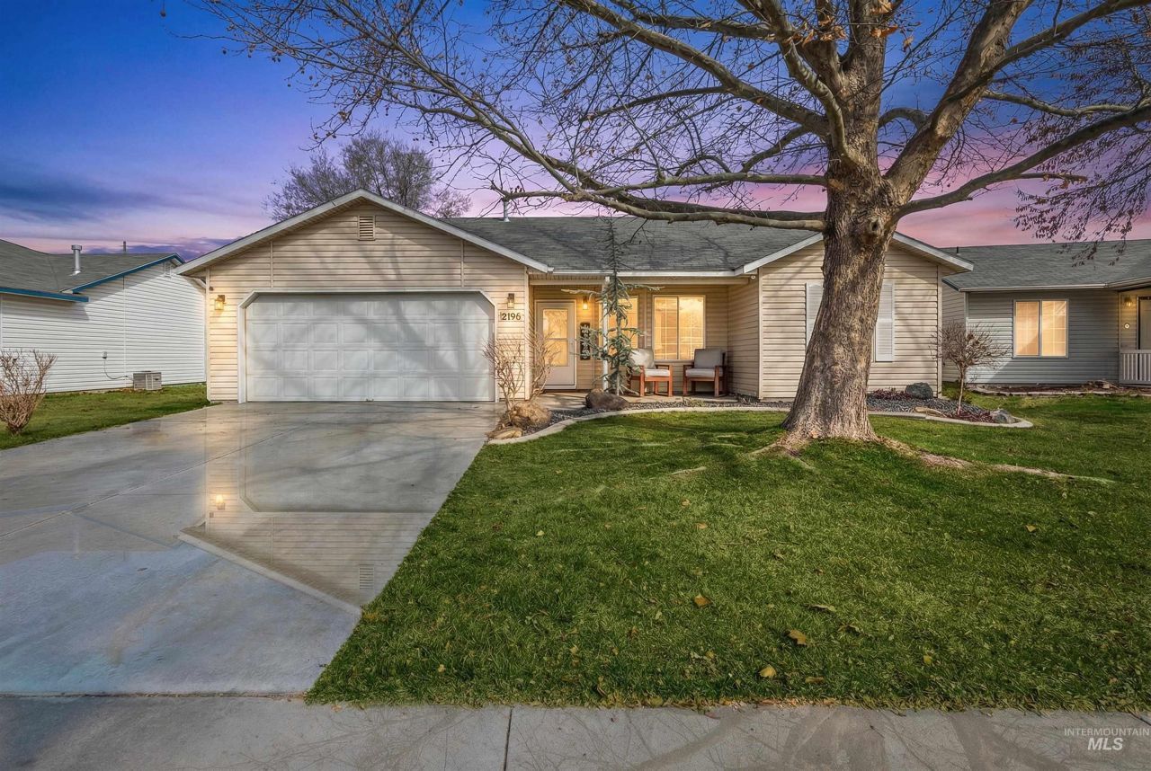 16196 N Saint Helens Drive, Nampa, ID 83651 Main Photo