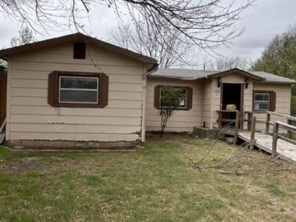 2512 SW H Avenue, Lawton, OK 73505