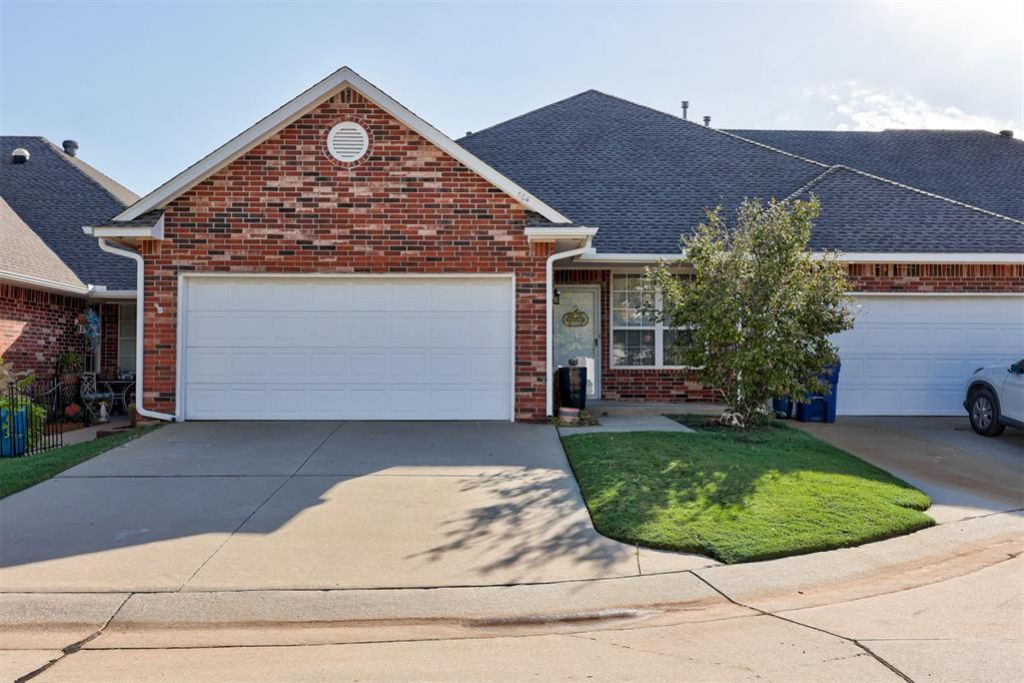 504 N Russell Terrace, Mustang, OK 73064 Main Photo