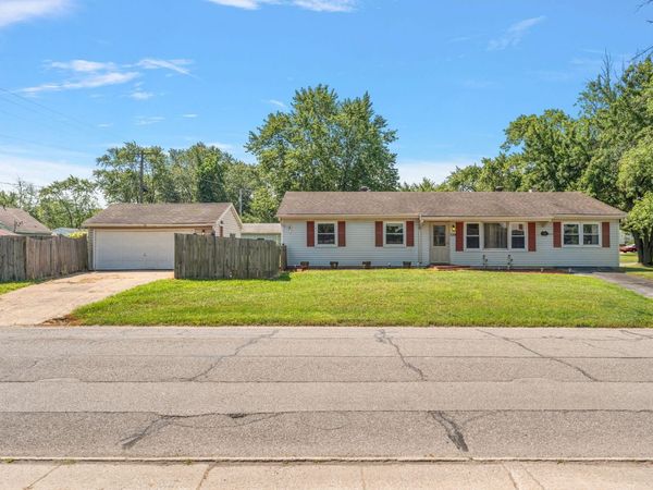 739 Eagle Creek Road, Valparaiso, IN 46385