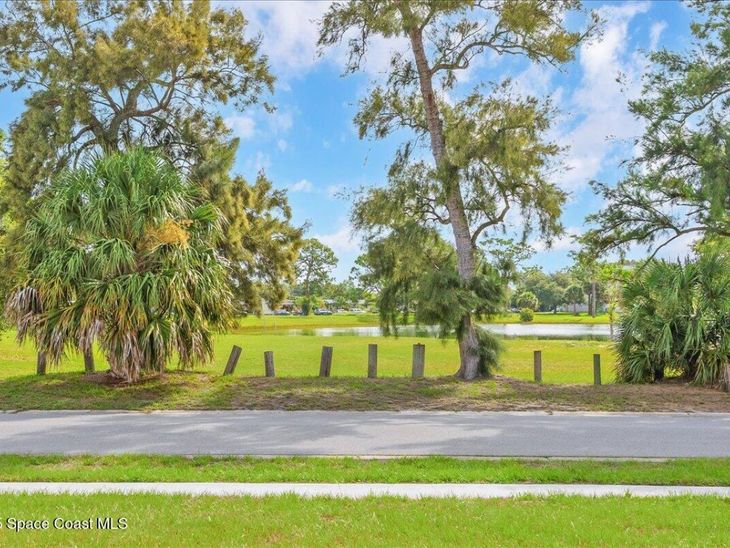 958 Chace Lane Ne, Palm Bay, FL 32905