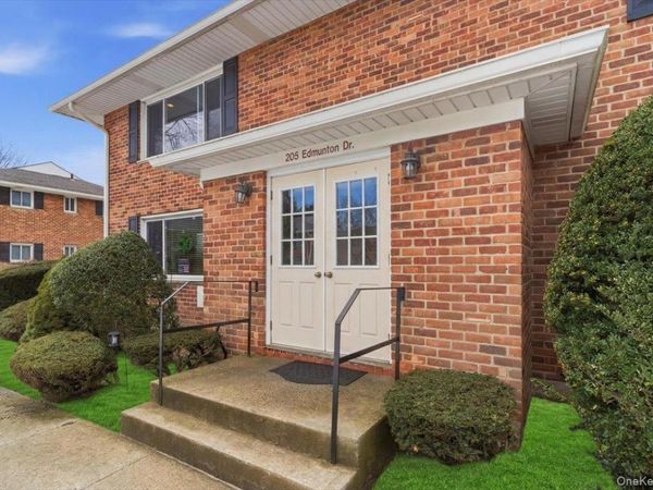 205 Edmunton Drive , Unit h18, North Babylon, NY 11703