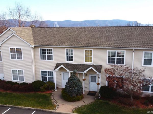 618 Crab Apple Lane , New Windsor, NY 12553