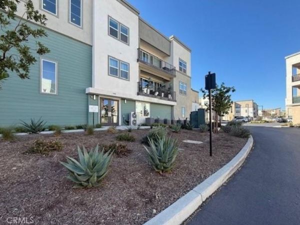 27410 Merlin, Valencia, CA 91381