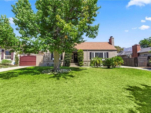 2205 Las Lunas, Pasadena, CA 91107