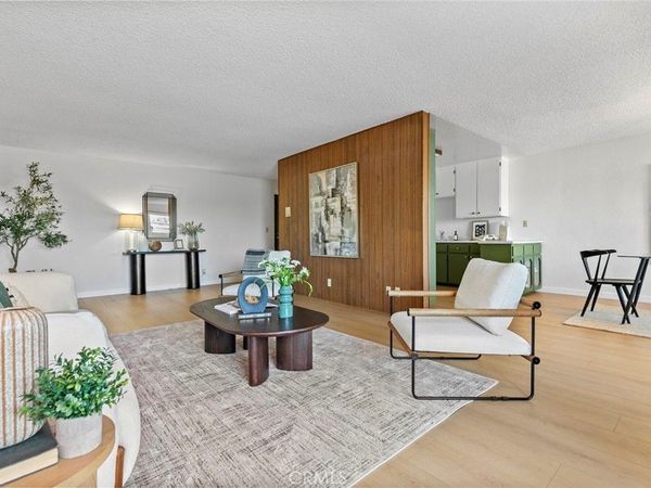 320 E Stocker St, Unit #208, Glendale, CA 91207