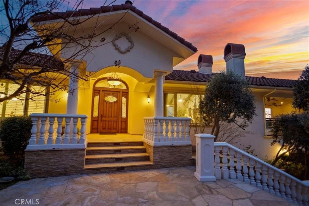 12 Skyline Drive, Burbank, CA 91501 Main Photo