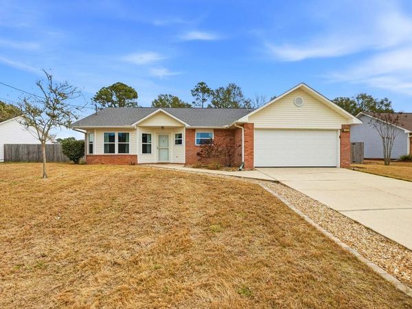 1285 Jefferyscot Drive, Crestview, FL 32536