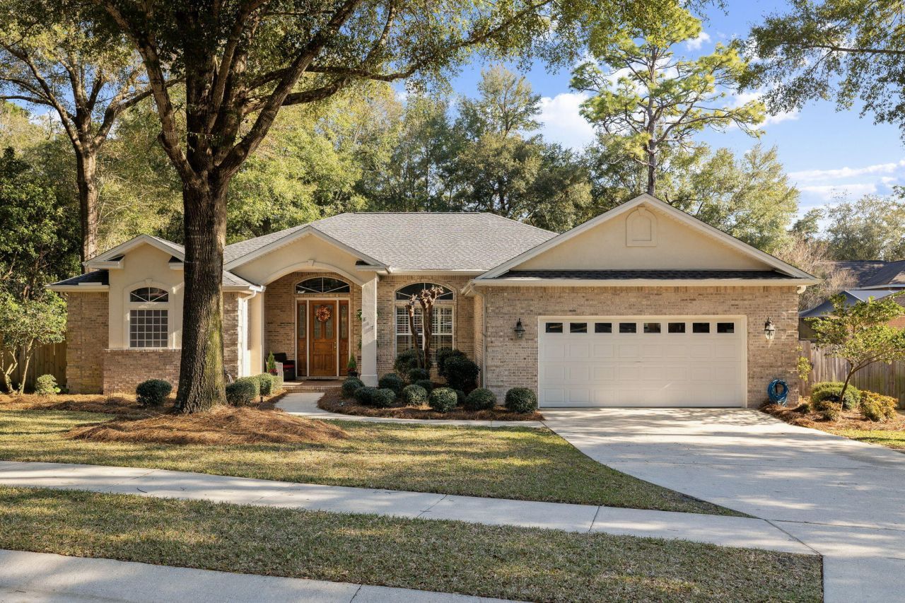 817 Coldwater Creek Circle, Niceville, FL 32578 Main Photo