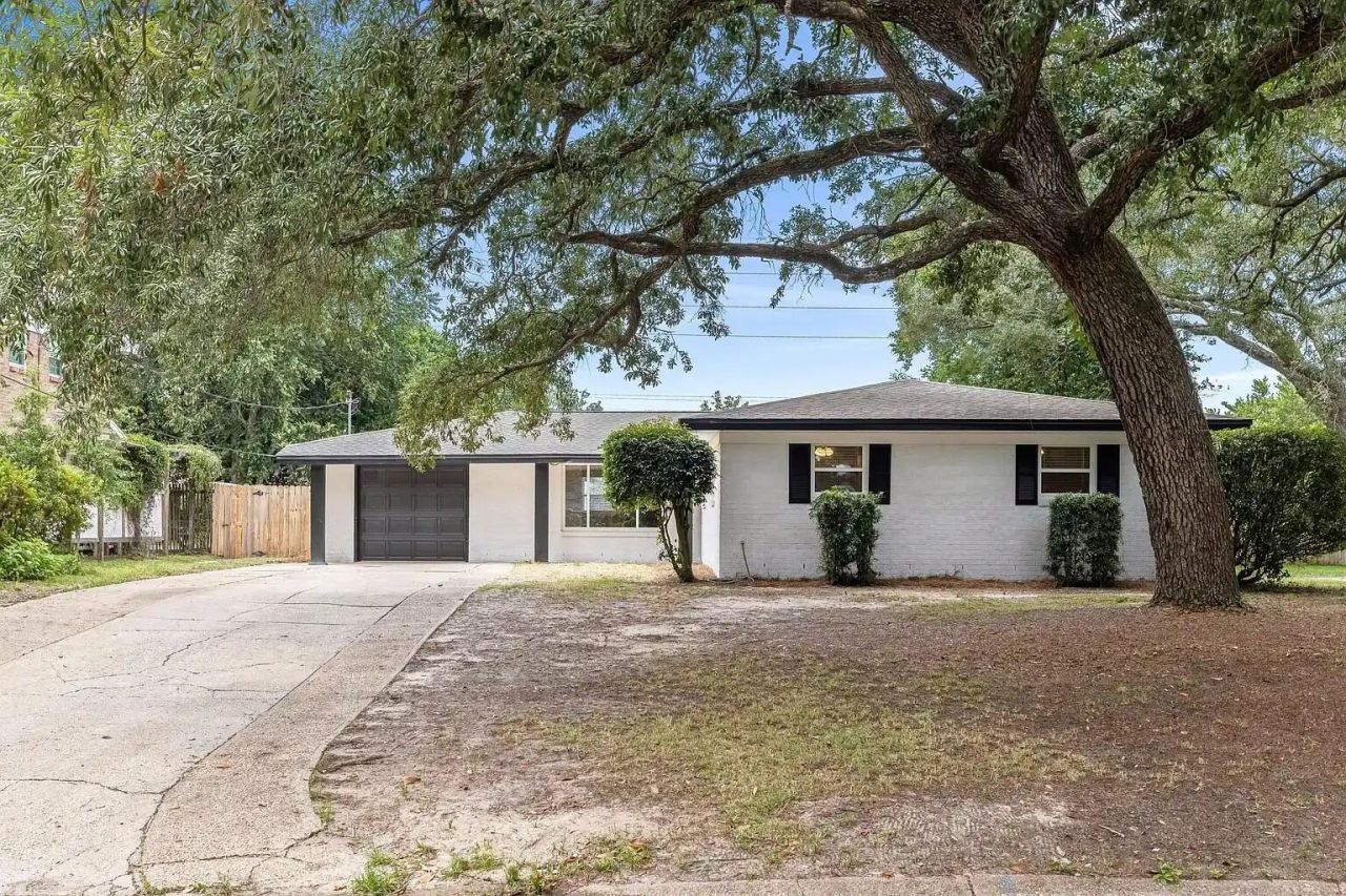 737 Revere Avenue, Fort Walton Beach, FL 32547 Main Photo