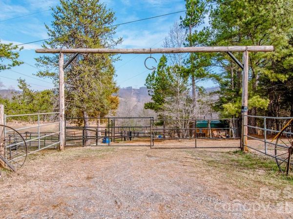 508 Liles Lane , Hiddenite, NC 28636