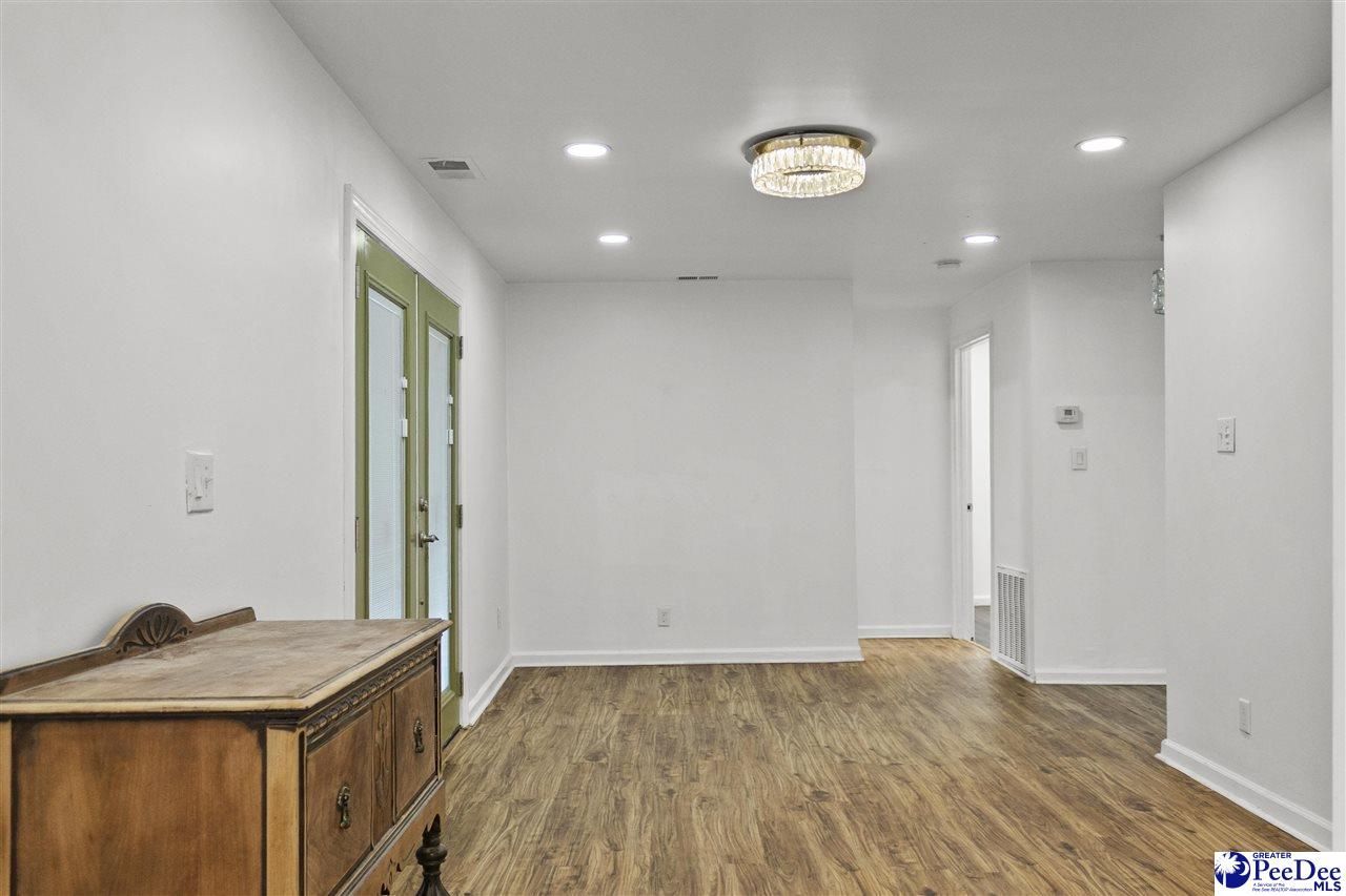 67 Harmon St Photo 11