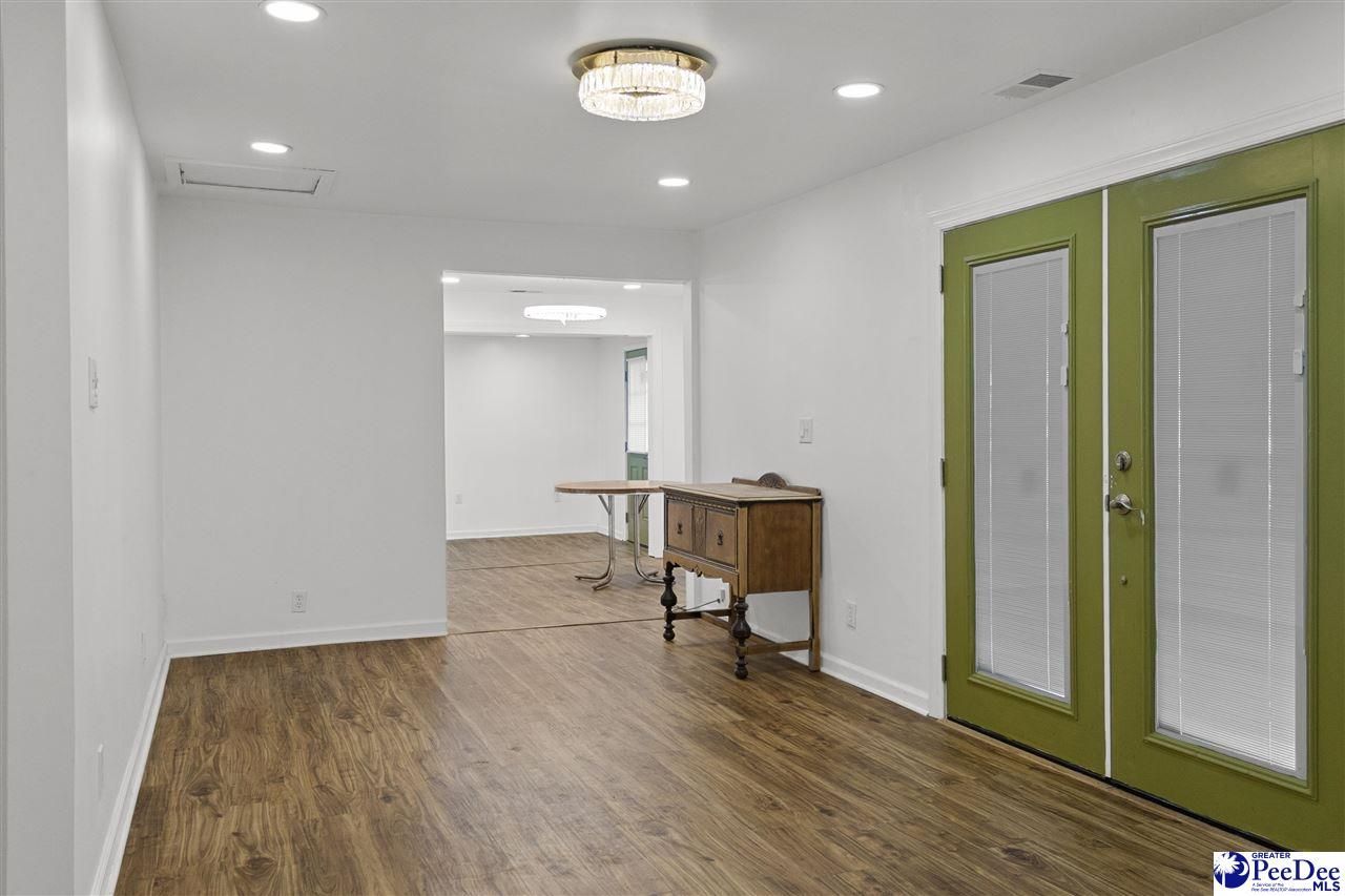 67 Harmon St Photo 12