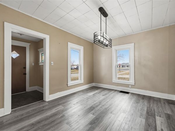 580 9th Street, Marion, IA 52302