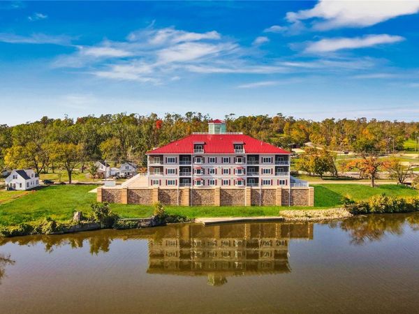 1871 Ellis Boulevard NW, Unit 205, Cedar Rapids, IA 52405