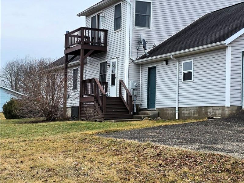 141 Meadowpark Drive , Cambridge, OH 43725 Photo 7