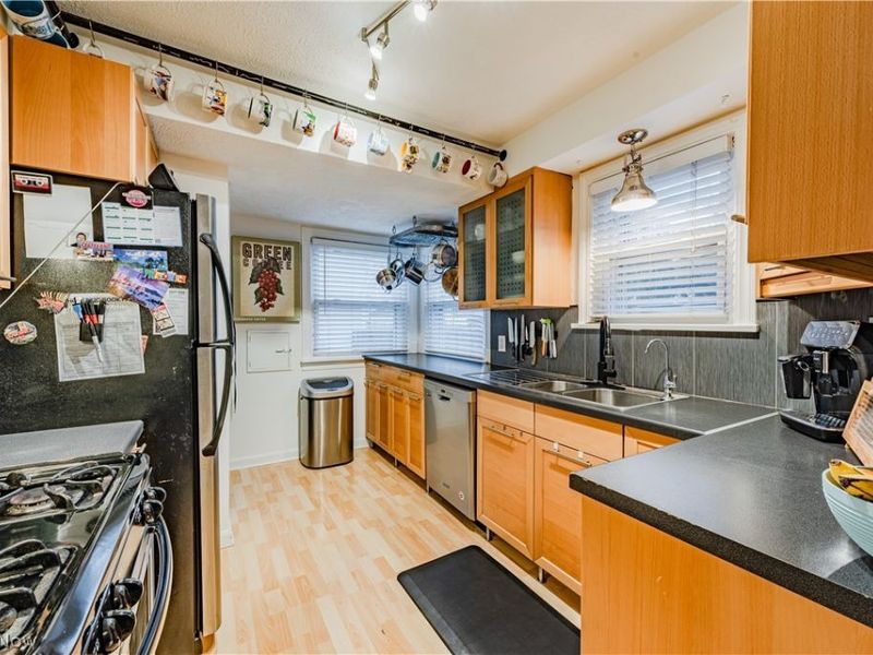 17413 Glenshire Avenue , Cleveland, OH 44135 Photo 7