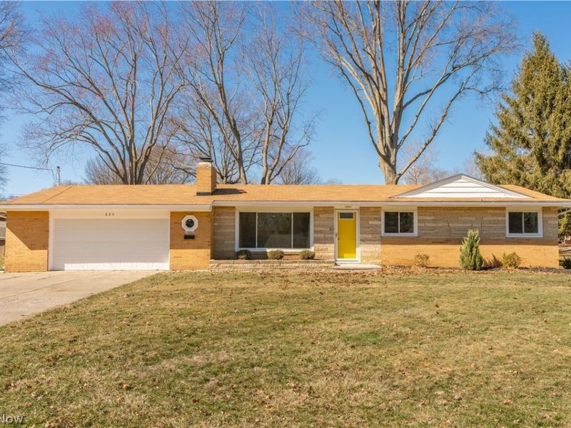 605 Briar Avenue NE, North Canton, OH 44720 Photo 1