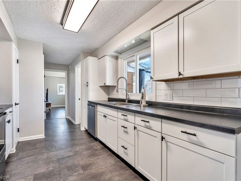 605 Briar Avenue NE, North Canton, OH 44720 Photo 10