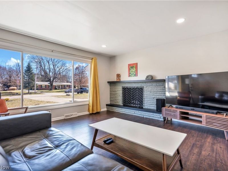 605 Briar Avenue NE, North Canton, OH 44720 Photo 3