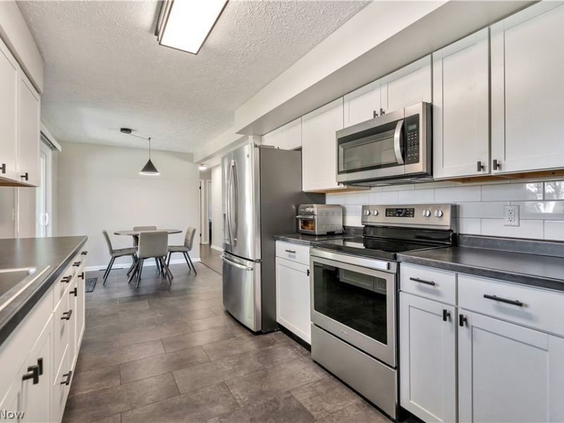 605 Briar Avenue NE, North Canton, OH 44720 Photo 7