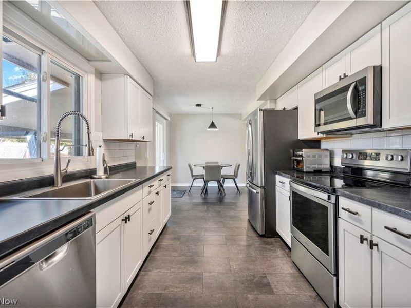 605 Briar Avenue NE, North Canton, OH 44720 Photo 8