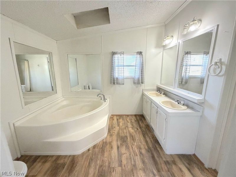 14 Hector Avenue, Chester, WV 26034 Photo 2