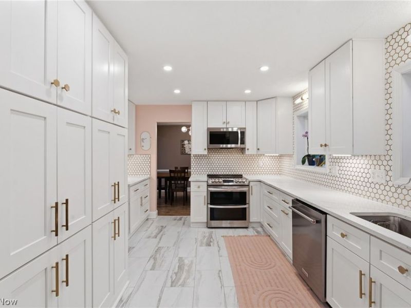 14401 Trenton Avenue , Strongsville, OH 44136 Photo 10