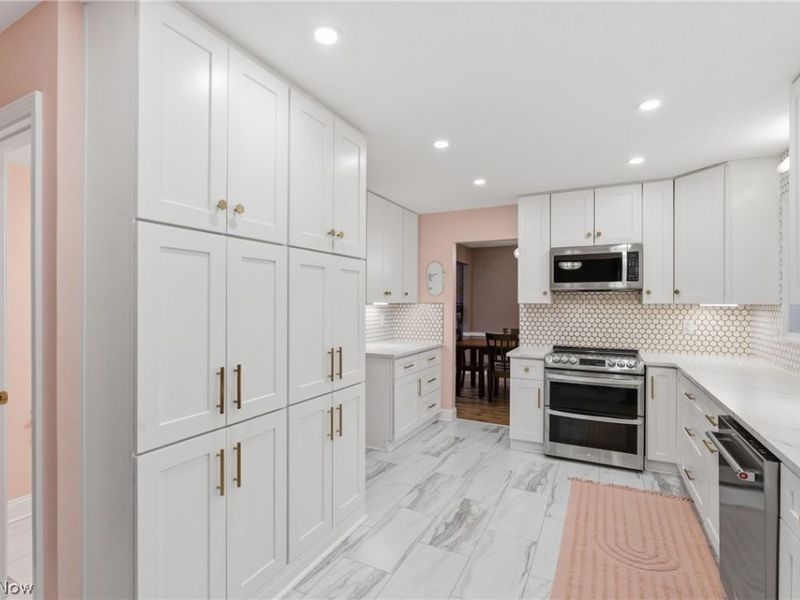 14401 Trenton Avenue , Strongsville, OH 44136 Photo 11