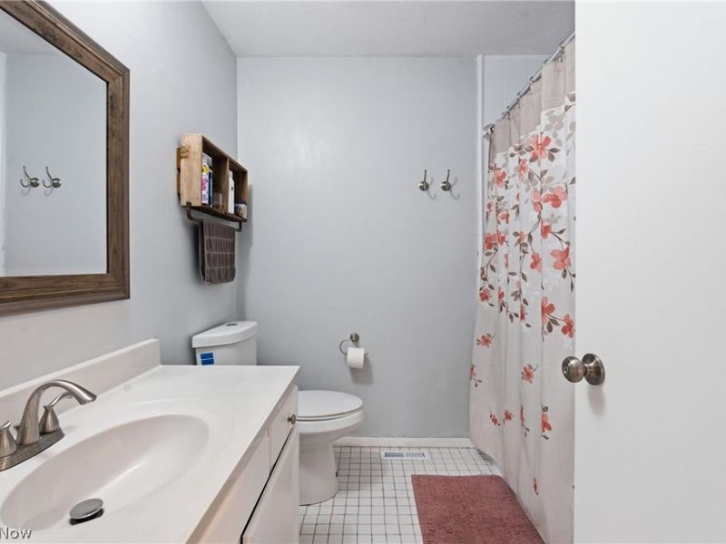 14401 Trenton Avenue , Strongsville, OH 44136 Photo 28