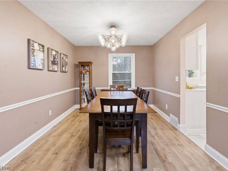 14401 Trenton Avenue , Strongsville, OH 44136 Photo 9