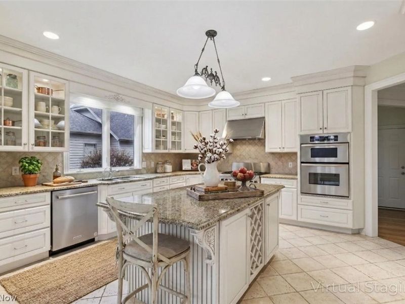 39800 Alsace Court , Solon, OH 44139 Photo 9