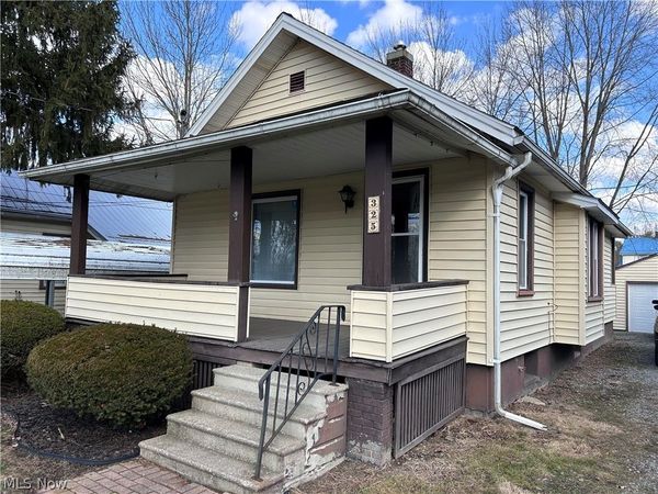 325 S Leavitt Road , Leavittsburg, OH 44430