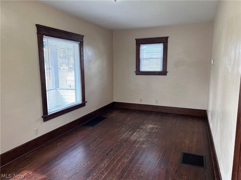 325 S Leavitt Road , Leavittsburg, OH 44430 Photo 3