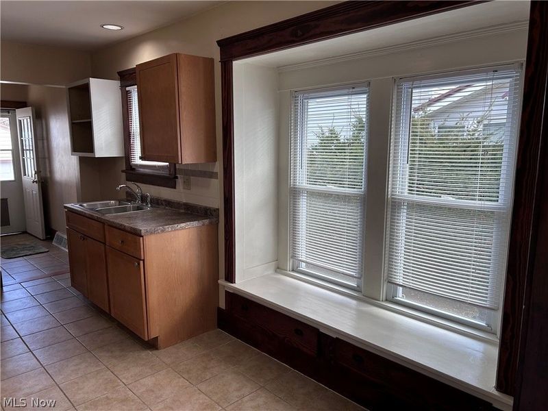 325 S Leavitt Road , Leavittsburg, OH 44430 Photo 5