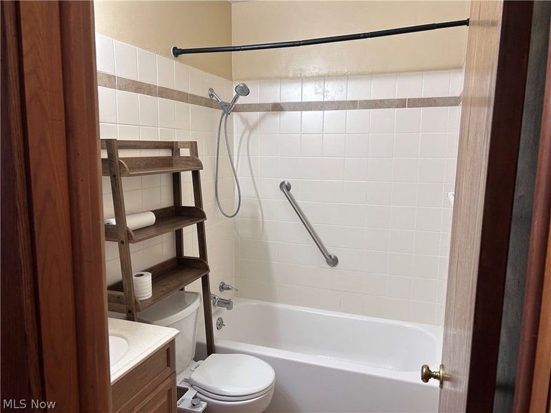 325 S Leavitt Road , Leavittsburg, OH 44430 Photo 8