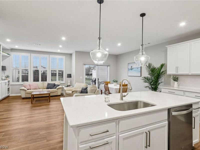 679 Harbour Town Court , Avon Lake, OH 44012 Photo 13