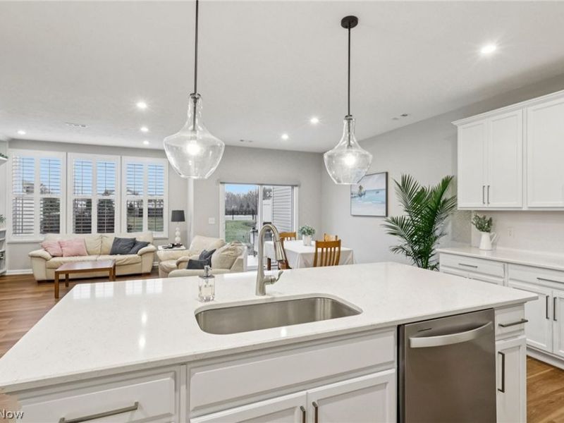 679 Harbour Town Court , Avon Lake, OH 44012 Photo 16