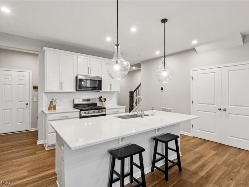 679 Harbour Town Court , Avon Lake, OH 44012 Photo 17