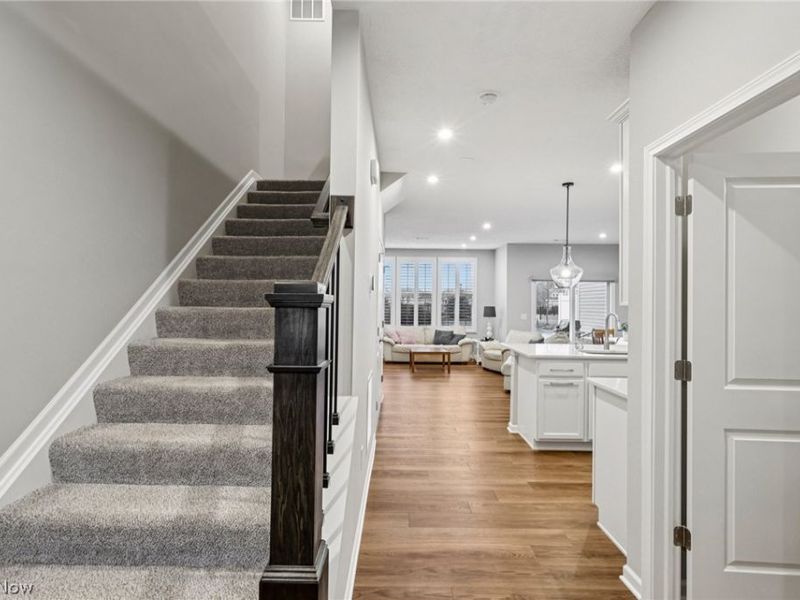 679 Harbour Town Court , Avon Lake, OH 44012 Photo 4