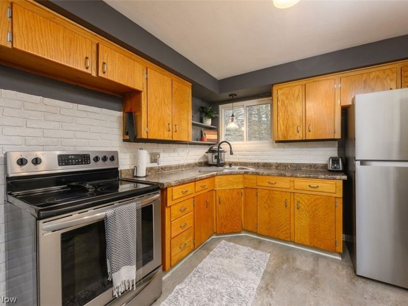 1119 Bachtel Street SE, North Canton, OH 44720 Photo 6