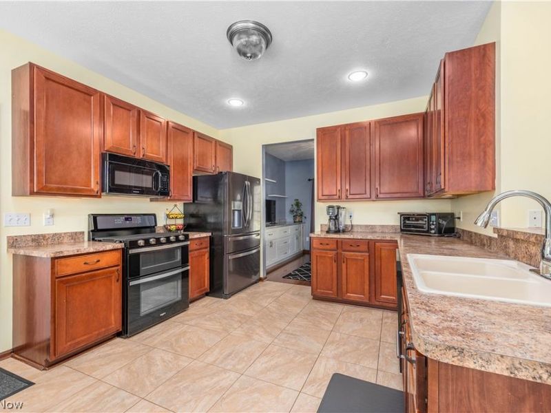 1671 Elm Drive , Avon, OH 44011 Photo 12